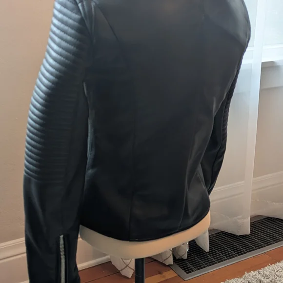 Zara Black Faux Leather Moto Jacket. - Picture 5 of 7